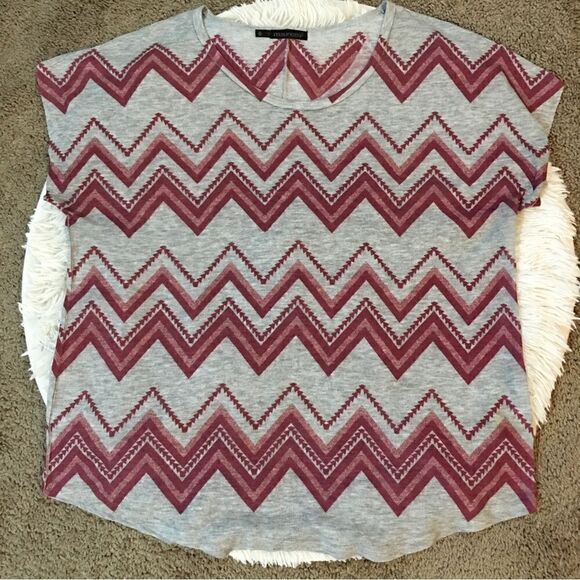 Maurice’s Cap sleeve round bottom Tee blouse - Picture 1 of 4